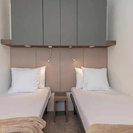 2 Bedroom Gorgeous In Holiday home