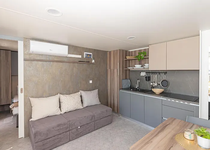 2 Bedroom Gorgeous In Hébergement de vacances