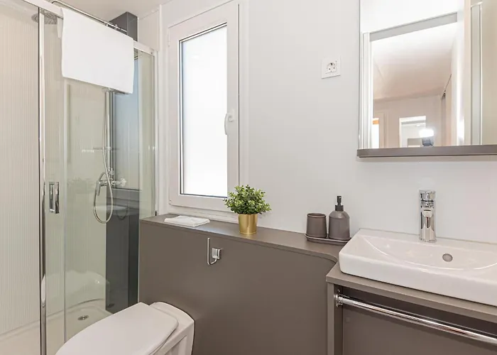 בית נופש 2 Bedroom Gorgeous In